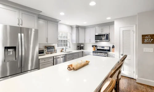 Keuken dat mooi meegaat met het interieur gemaakt door dino keukens